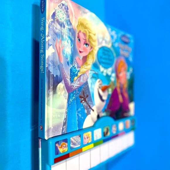 DISNEY FROZEN SING-ALONG SONGS! MUSICAL PIANO LEARNING BOOK LIGH UP KEYBOARD - Picture 13 of 15